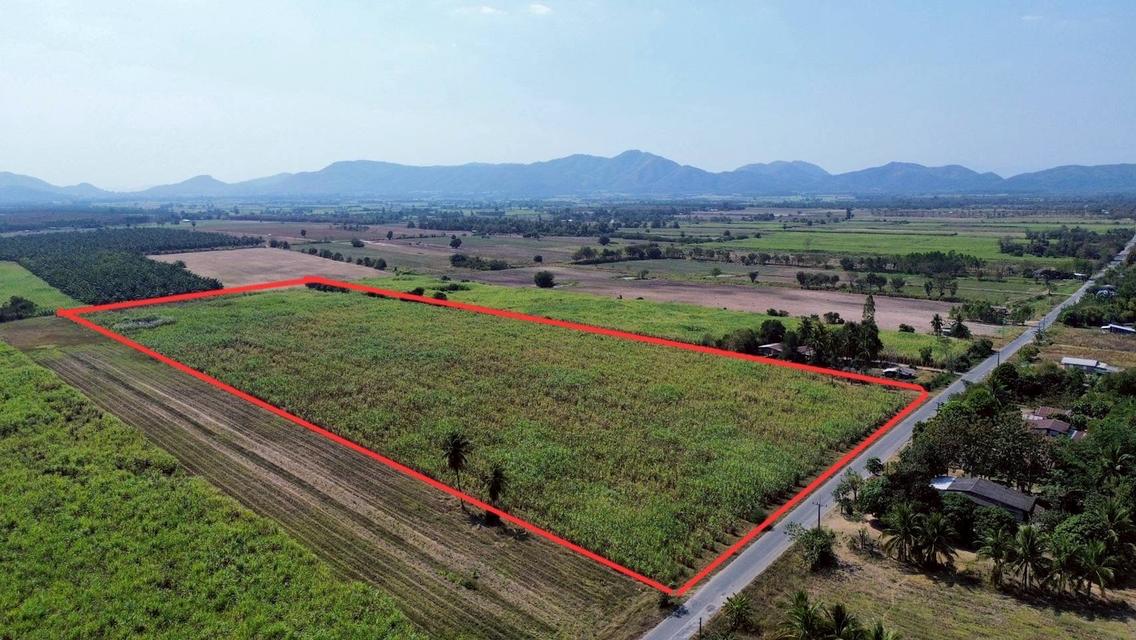 ที่ดินโฉนดครุฑแดง 44-0-79 ไร่ อ.บ้านไร่ จ.อุทัยธานี ติดถนนลาดยาง ที่ดินสูงเท่าถนนไม่ต้องถม ซอย7 ห่างถนนหลัก333 (ถนน4เลน) เพียง 2 ก.ม. ปากทาง มี 7-11 , 4