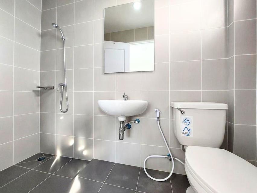 ให้เช่าทาวน์โฮม หลังมุม 26 ตรว. พื้นที่ข้างบ้านกว้าง 2 เมตร เจษฎา 11 รังสิต คลอง 2 ใกล้นิคมนวนคร เดินทางสะดวก เชื่อมออกพหลโยธินได้ 9