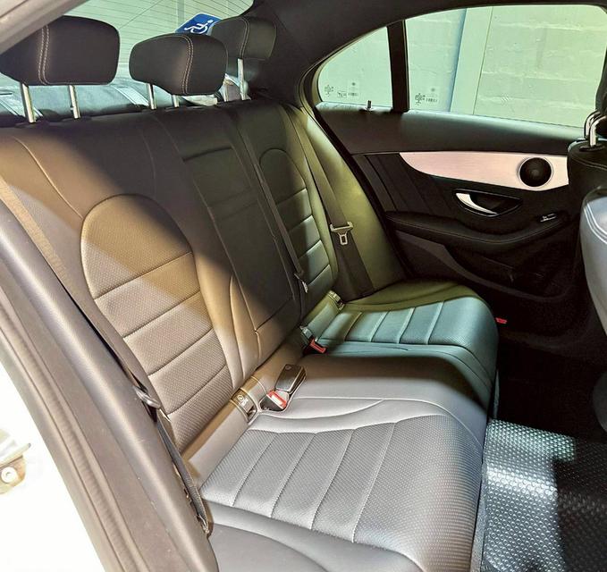 Mercedes Benz C300e AMG Sport (W205) ปี 2021 10