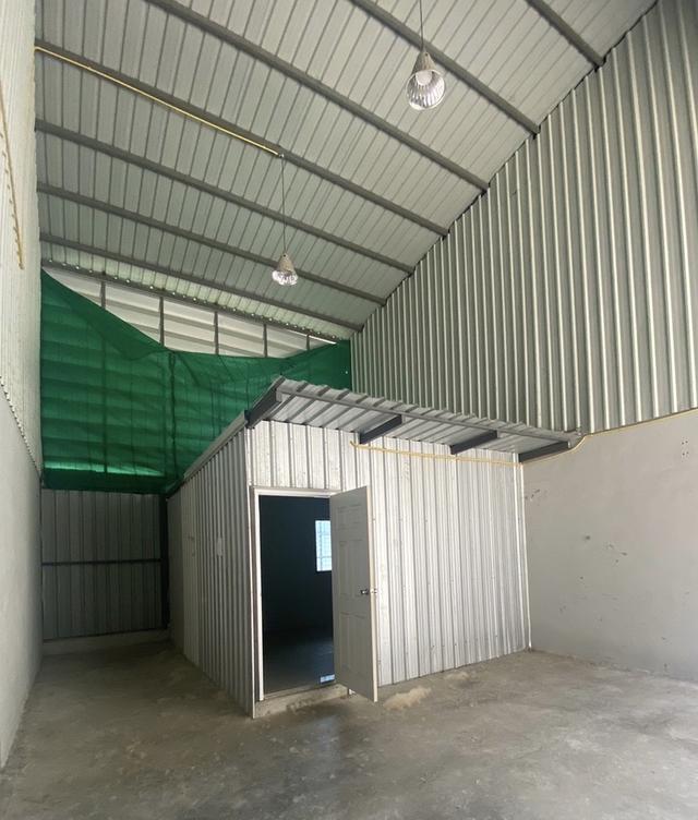 📦 โกดังให้เช่า พร้อมใช้งาน ย่านสายไหม31 มีออฟฟิศภายใน เหมาะสำหรับสต๊อกสินค้า ราคาเริ่มต้น 5,000 บาท	ถ้าคุณกำลังหาพื้นที่เก็บของ ตอบโจทย์สุดๆ 1