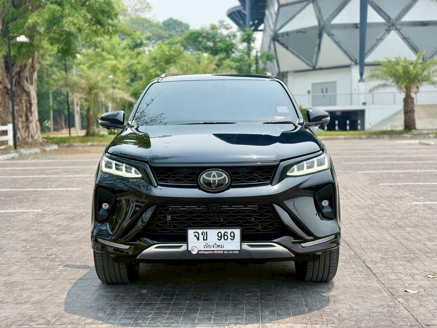Toyota Fortuner Legender 2.4 V 4WD ปี 2021