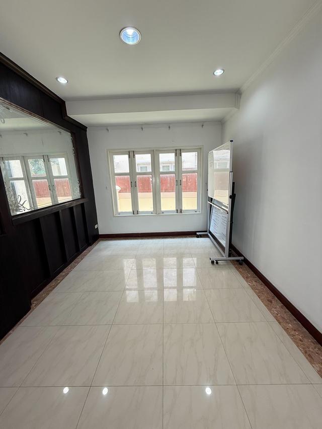 เช่าบ้าน หมู่บ้านภัสสร 4 ธัญบุรี 5ห้องนอน 3ห้องน้ำ 8