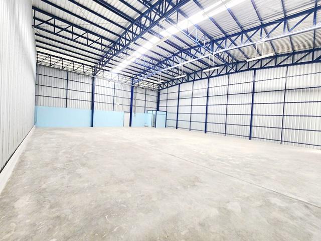ลาดกระบัง โกดังให้เช่าใหม่ 500ตรม. 4โรง เดินถึง ARL ลาดกระบัง 648 ม. สนามบินสุวรรณภูมิ 4 กม. สารสาสน์วิเทศร่มเกล้า 4.8 ก