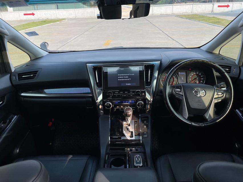 toyota alphard 8