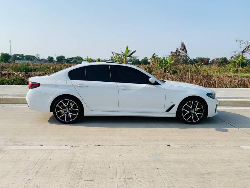  BMW 530e 2.0M SPORT PLUG IN HYBRID LCI G30 2021 วารัยตีเหลือยาวๆๆ 2