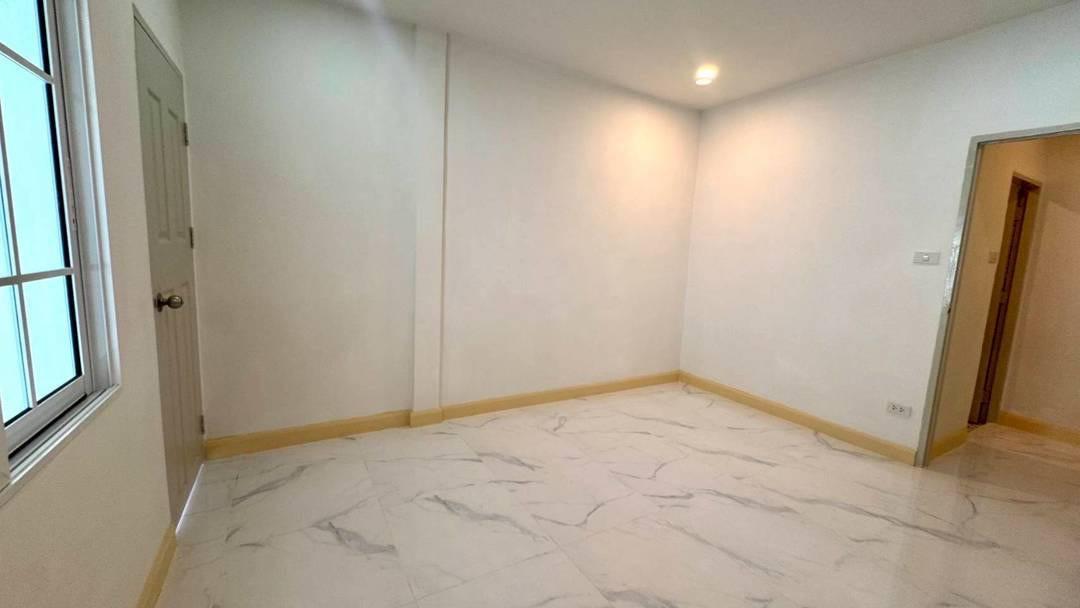 หมู่บ้านฉัตรณรงค์วิลล่า3 12