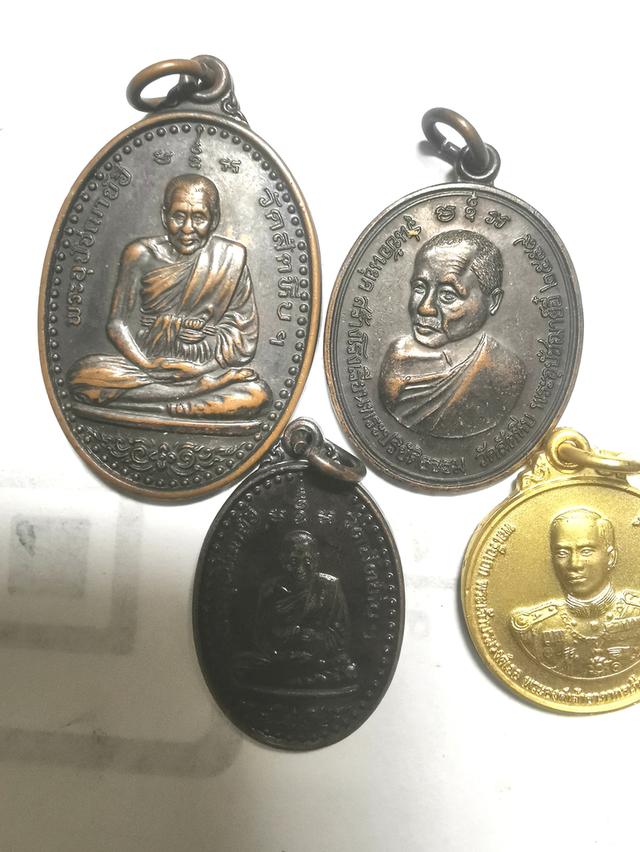 เหรียญพระครูวรเวทมุนี(หลวงพ่ออี๋)​วัดสัตหีบ 8