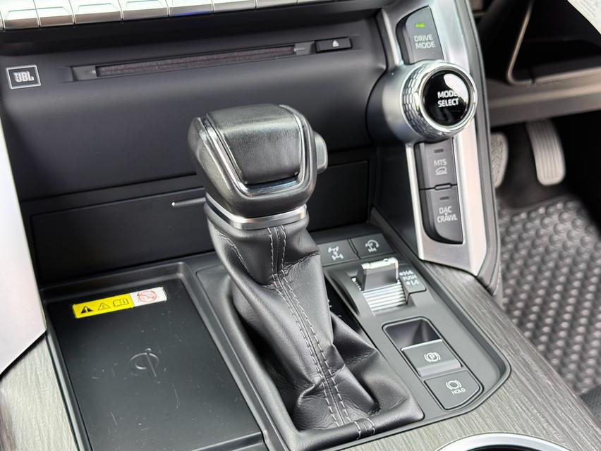 Toyota Land Cruiser LC300 GR Sport ปี 2022 รูปที่ 11