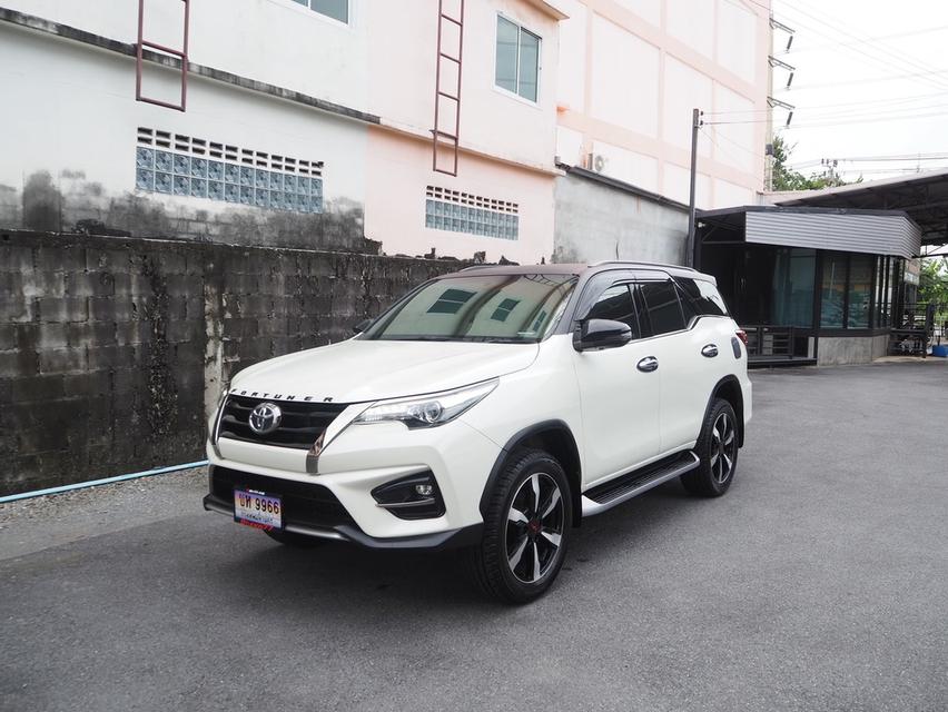 TOYOTA FORTUNER 2.8 TRD SPORTIVO BLACK TOP 2WD ปี 2020