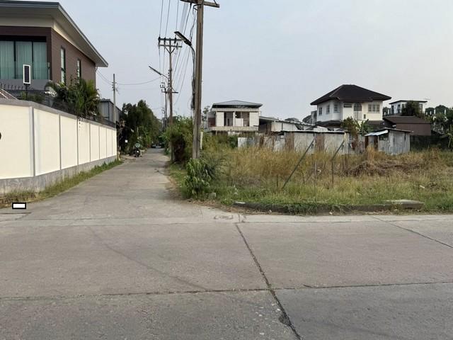 ขายที่ดินถมแล้ว 487 ตรว. ติดถนน 3 ด้าน ในหมู่บ้านศรีนคร ซ.นวมินทร์ 24 เขตบึงกุ่ม 5