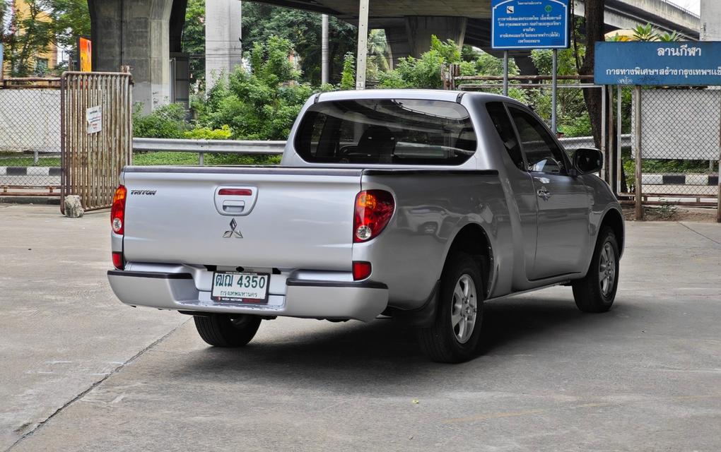 Mitsubishi Triton 2.4 GLX Cab MT ปี 2011  4