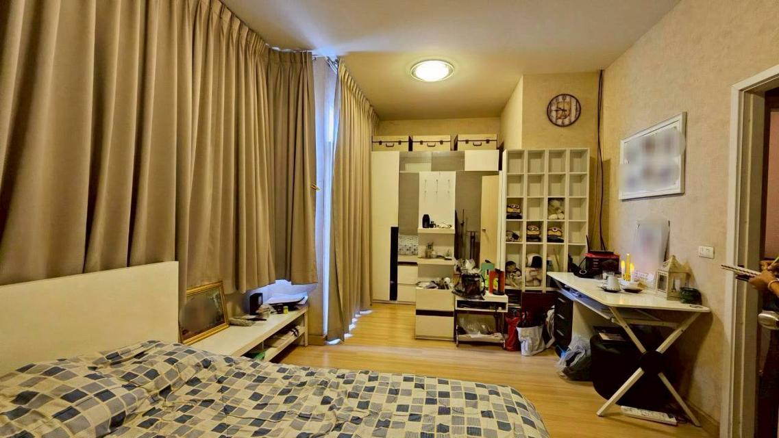 ขายด่วนทาวน์โฮม 2ชั้น 21 ตรว.  หลังมุม 3 นอน 3 น้ำ  หมู่บ้าน กัสโต้ ทาวน์โฮมรามคำแหง  หลังมุม ติดถนนเมน ต้นโครงการ 10