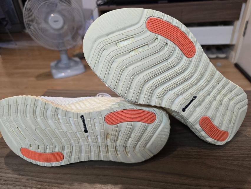 Adidas Alphaboost สีขาวครีม แท้มือสอง สภาพสวย ใส่เอง Size 43 / 27.5 ซม. ส่งฟรี รูปที่ 5