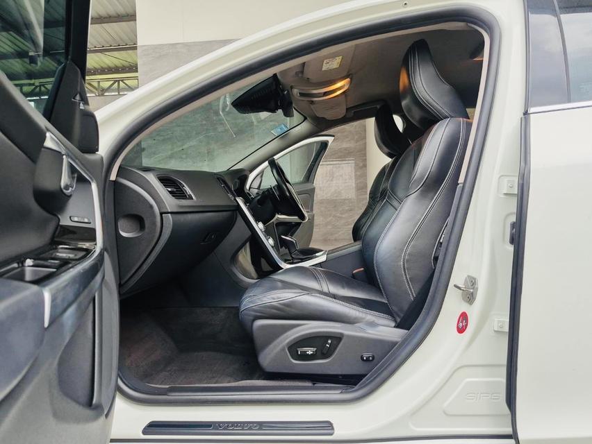 รหัสรถ TBM2244 🎖️2016 VOLVO S60 T5 Minor Change🎖️ 15