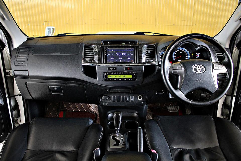 2014 Toyota Fortuner 3.0 V VN Turbo 2WD สีขาว เกียร์อัตโนมัติ 5 Speed สวยมาก ราคาคุยได้ รูปที่ 14