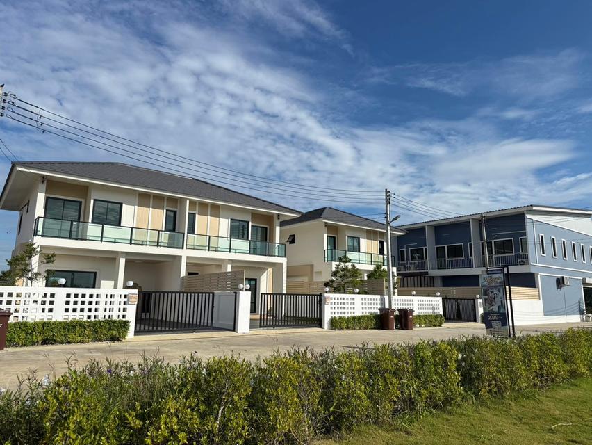 บ้านแฝดพื้นที่ใหญ่ 42.5 ตร.ว. ใกล้เซ็นทรัล–โรจนะ ราคาพิเศษ 2.79 ลบ.* 11