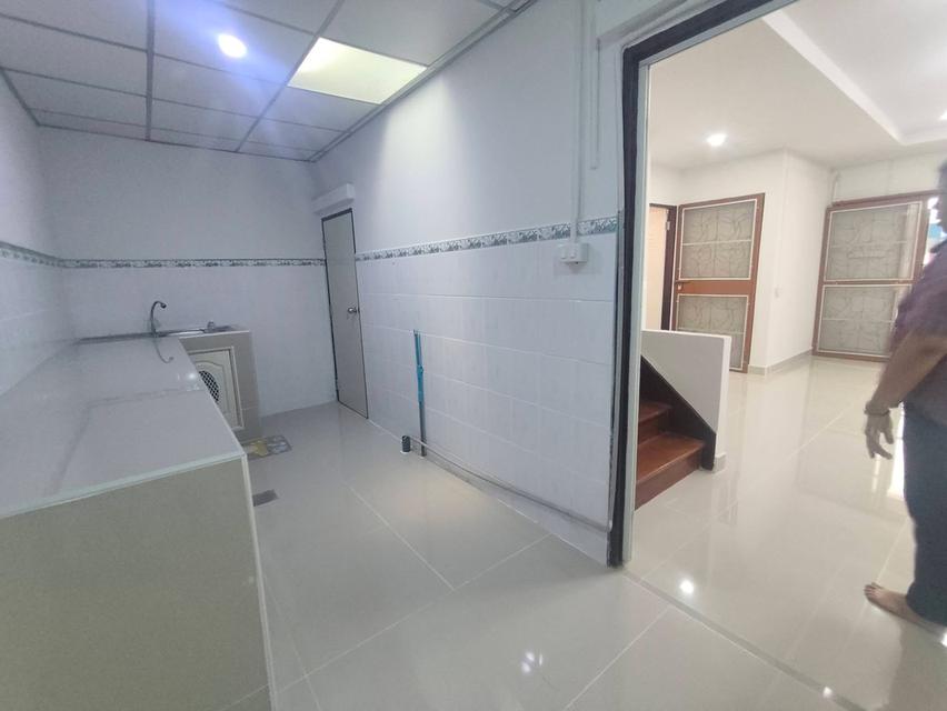 ขายทาวน์เฮ้าส์ ปรับปรุงแล้ว เนื้อที่ 18 ตรว.3ห้องนอน 2ห้องน้ำ   หมู่บ้านพฤกษา14 ซอยวัดลาดปลาดุก บางบัวทอง นนทบุรี ซ 7