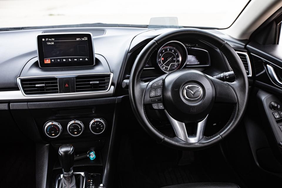 Mazda 3 Skyactiv 2.0S Hatchback ปี 2014 สีน้ำตาล  15