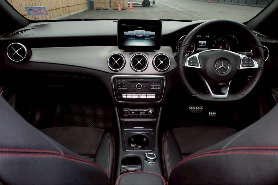 Mercedes-Benz CLA250 AMG Dynamic Facelift (W117) ปี 2019 17