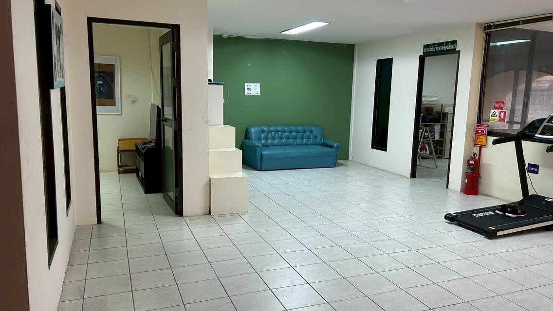 ขายโฮมออฟฟิศ 4 ชั้น ซอยกรุงเทพกรีฑา 15 ทำเลดี ใกล้ทางด่วนและรร.นานาชาติ 7