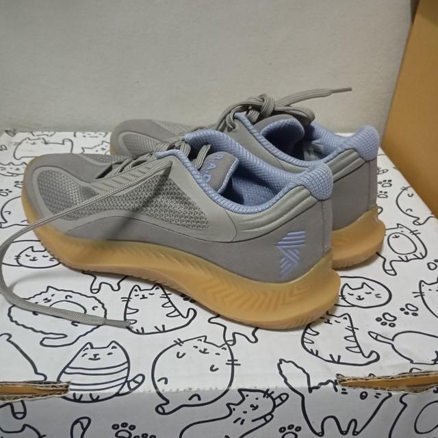 รองเท้าผ้าใบผู้ชายมือสอง รูปที่ 5