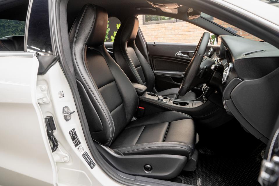 Mercedes-Benz CLA200 Urban โฉม Facelift ปี 2019