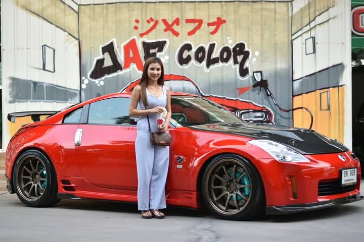 Nissan 350 Z สีแดง 4