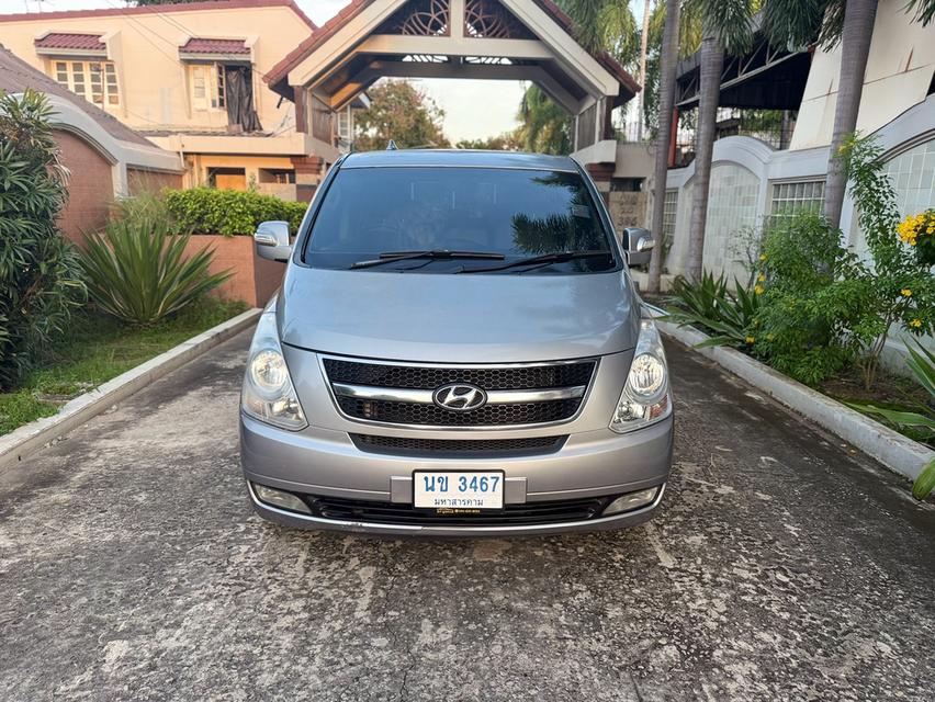 HYUNDAI H-1 ปี 2012 เครื่อง 2.5 ดีเซล เกียร์ธรรมดา เครื่อง2a ตัวใหม่