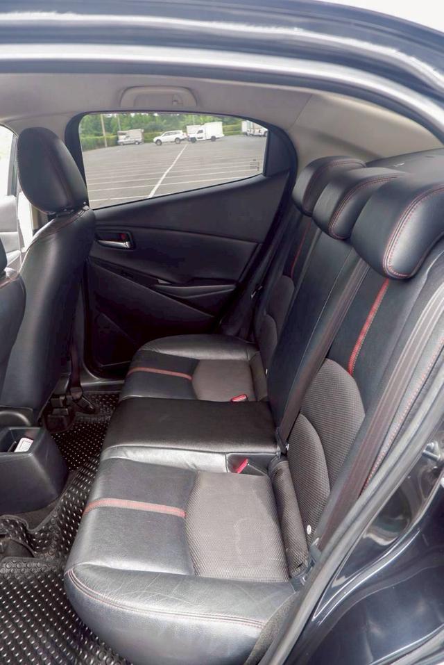 Mazda2 Skyactive 1.5 XLD High connect เกียร์ Auto สีดำ ปี2015 15