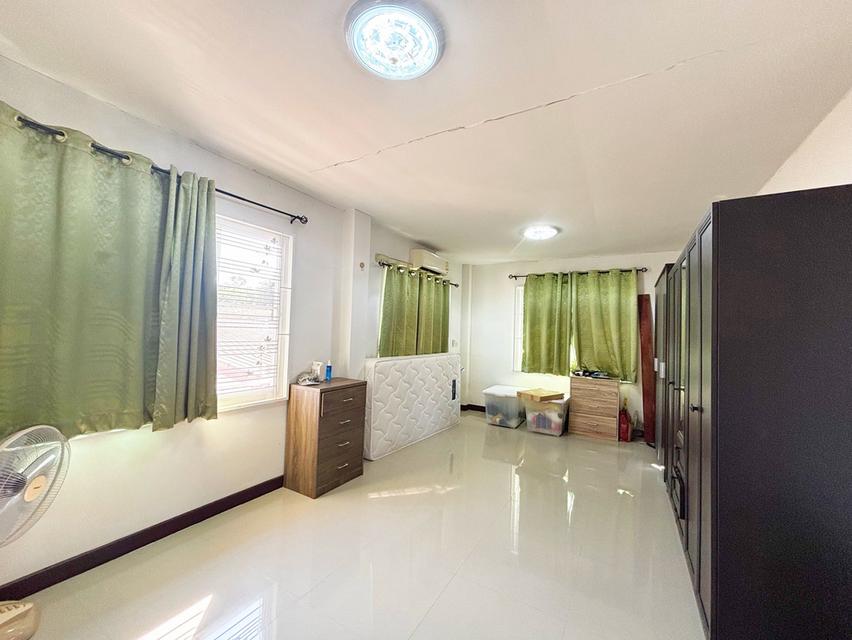 หมู่บ้านภิภาพร 2 ถนนเลียบคลอง 5 ต.คลองห้า อ.คลองหลวง จ. ปทุมธานี 16