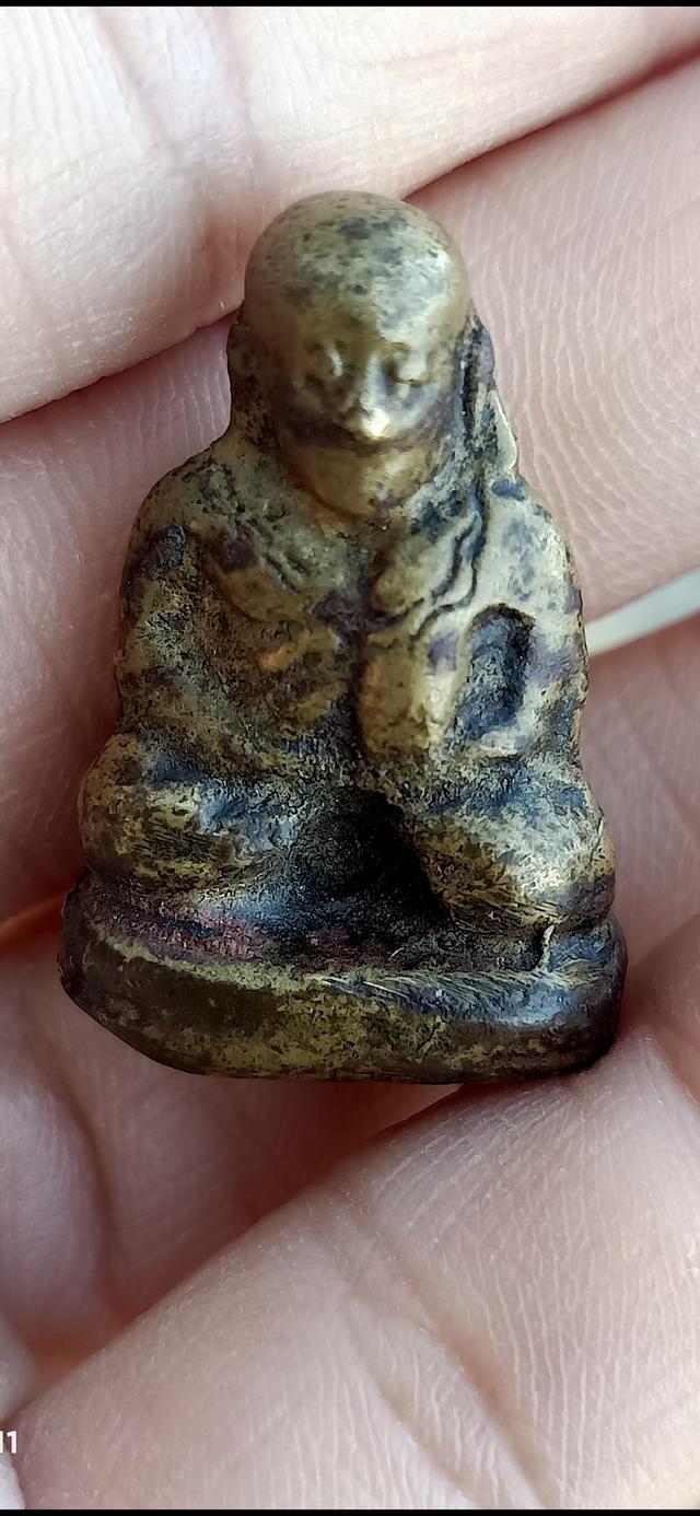 รูปหล่อหลวงพ่อเงิน วัดบางคลาน