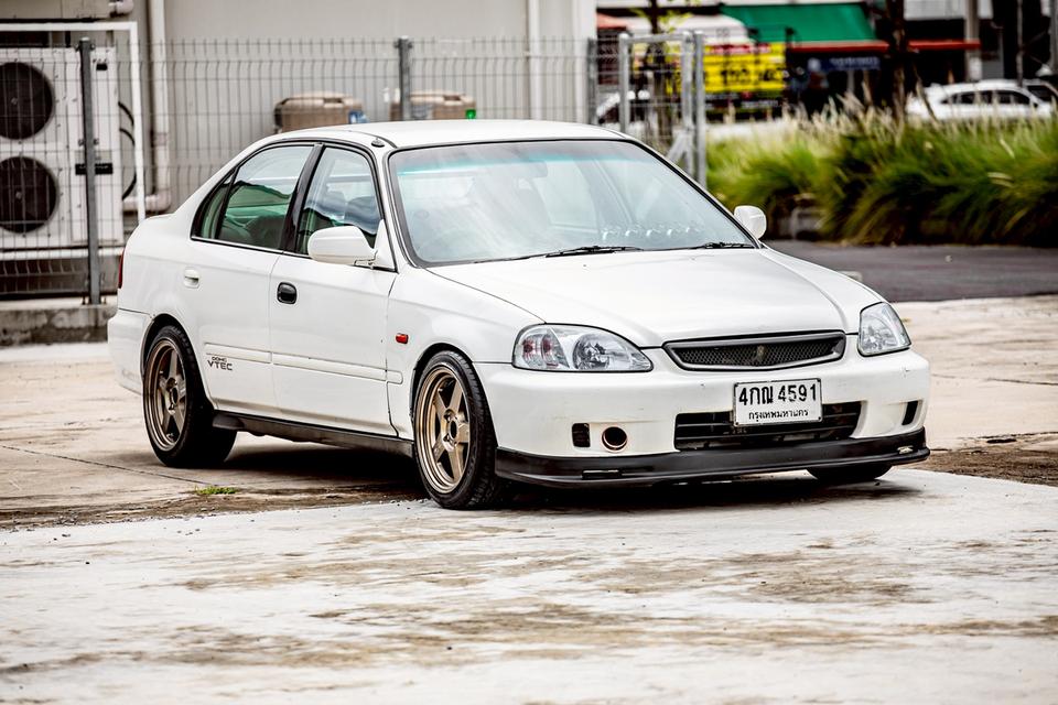 Honda Civic Eg สีขาว ปี 1998 เครื่อง B20 ออโต้