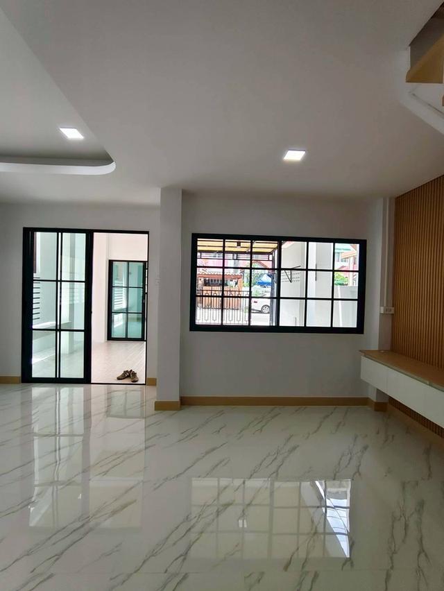หมู่บ้านอมรทรัพย์ เลียบวารี 25 17