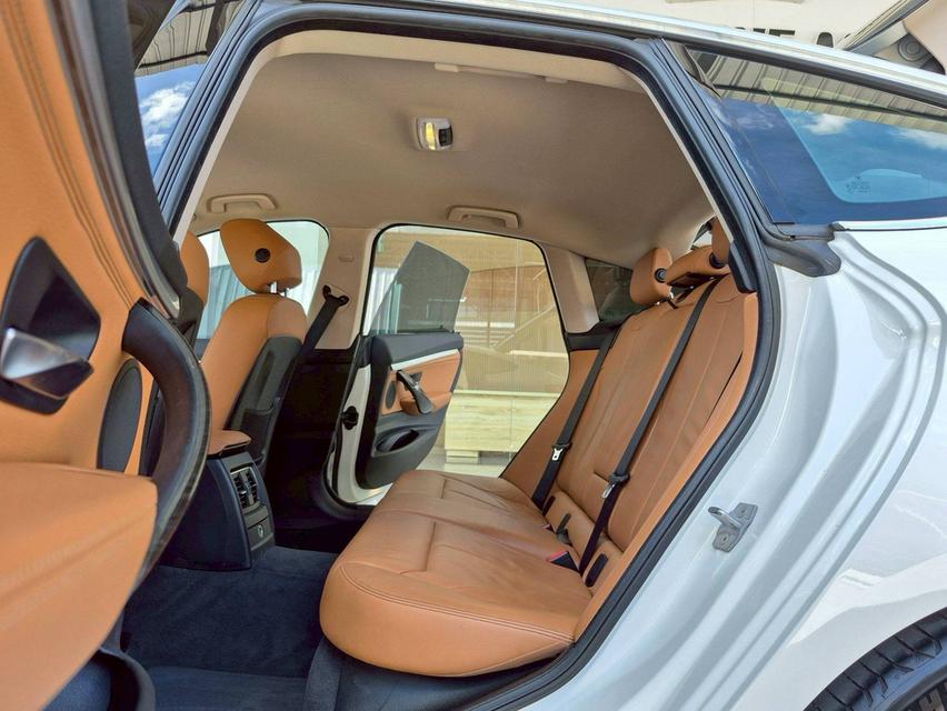 BMW 320D GT ปี20 16