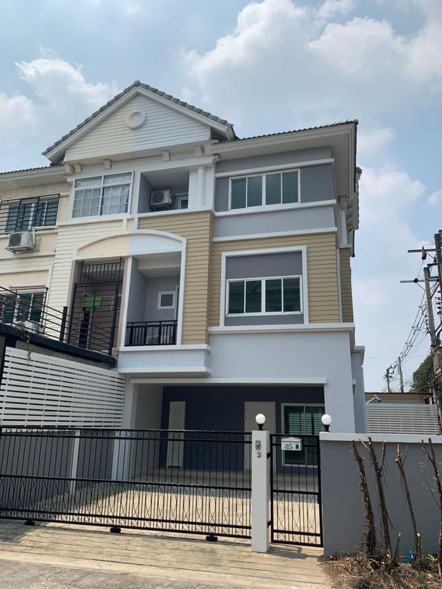 ขาย :ทาวน์โฮม 3 ชั้น หลังมุม ( ถนนเมน )  เนื้อที่ 42.2 ตรว.ถนนโพธิ์แก้ว 3 แยก 22  1