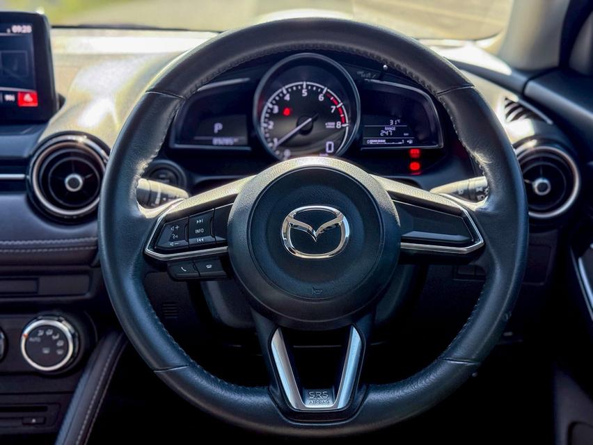 Mazda 2 1.3 High Plus 4 ประตู ปี 2018 สีขาวมุก มือเดียวป้ายแดง 16