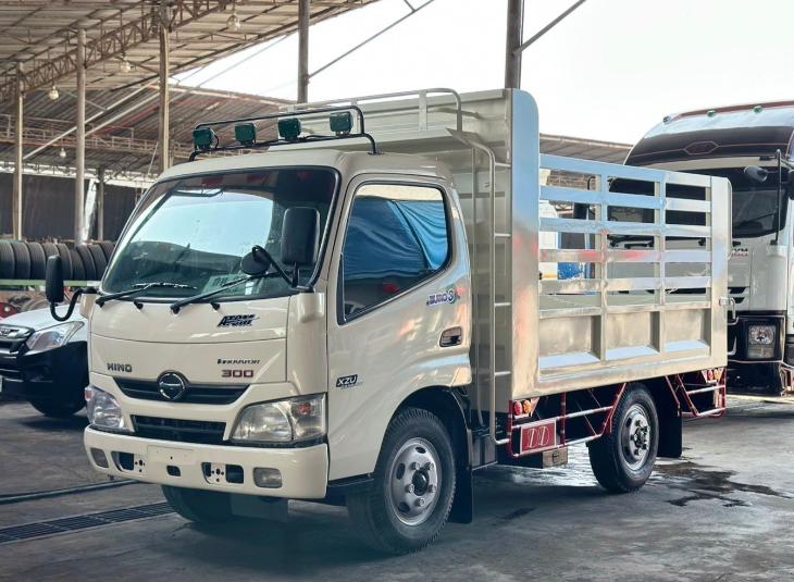 สี่ล้อคอกสูง HINO XZU136 แรงม้า ปี 58