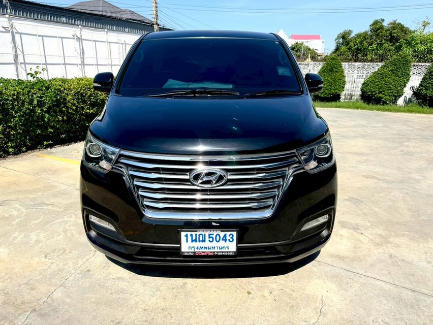 HYUNDAI H-1 2.5 Elite ปี2018 รถบ้านมือเดียวป้ายแดง ยางใหม่ปี 25สีเดิมป้ายแดงทั้งคัน น็อตหน้าหลังไม่เคยขยับ 2