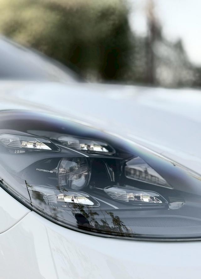 Porsche Panamera 4 E Hybrid 2