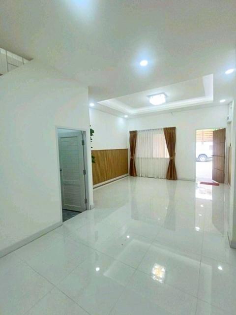 Central EastVille4.45กม.โรงเบียร์เยอรมันตะวันแดง รามอินทรา 190ม.MRT วัชรพล ให้เช่าทาวเฮ้าส์ 2 ชั้น รร.นานาชาติกีรพัฒน์ 6 1