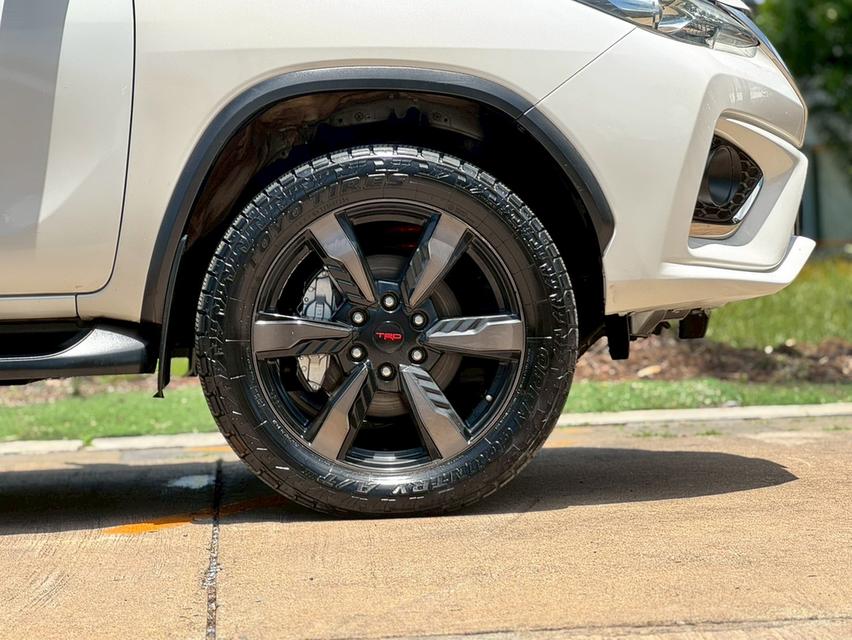 Toyota Fortuner 2.8TRD 4wd ปี18 18