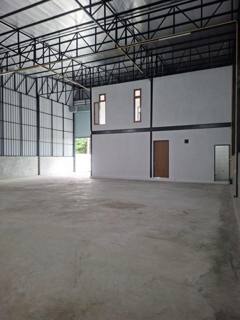 ให้เช่าโกดังพร้อมออฟฟิศ พื้นที่ 300 ตร.ม. ซอยนวมินทร์ 111 ลาดพร้าว 101 ใกล้เลียบด่วนถนนประดิษฐ์มนูธรรม 3