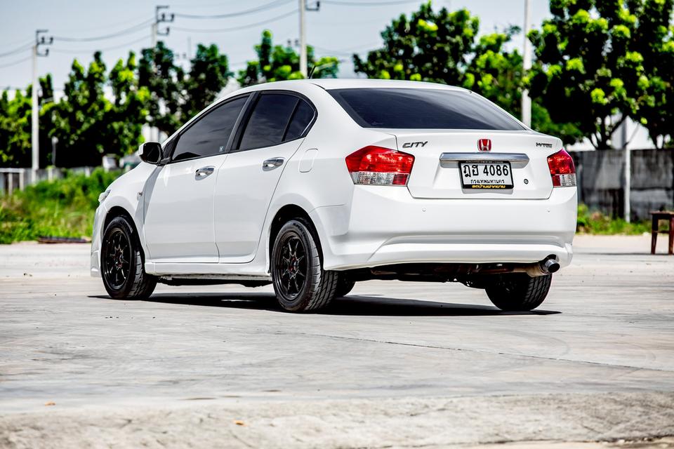 Honda City 1.5V ปี 2010 สีขาว สวยสภาพดี 8