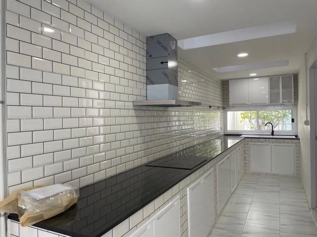 ขายทาวน์โฮม 3.5 ชั้น 27 ตรว. ซอยลาดพร้าว 71 เขตวังทองหลาง เฟอร์นิเจอร์ Built-in 5