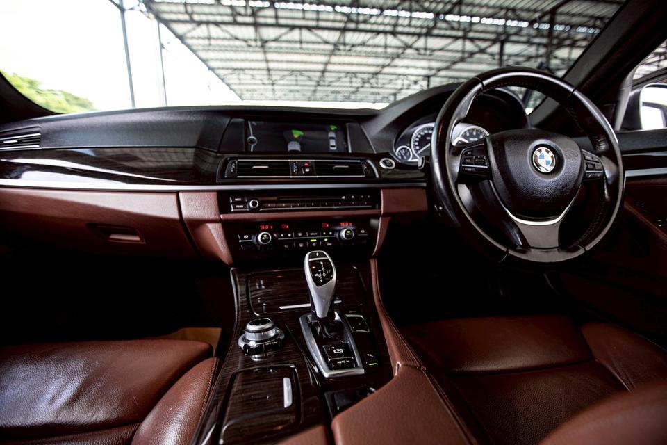 Bmw 523i AT ปี 2010 สีดำ สภาพดี  15