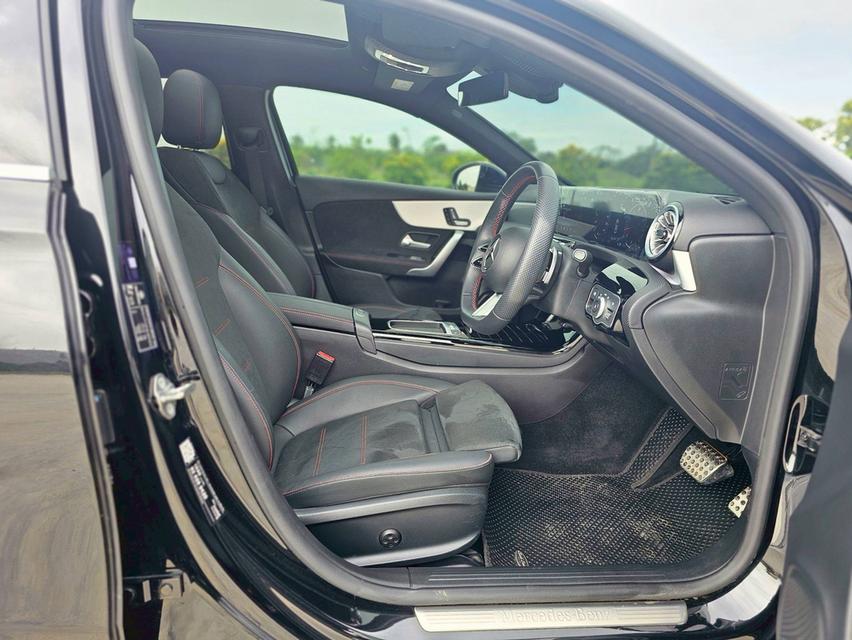 Mercedes-Benz A200 AMG Dynamic  facelift ปี 2023 14