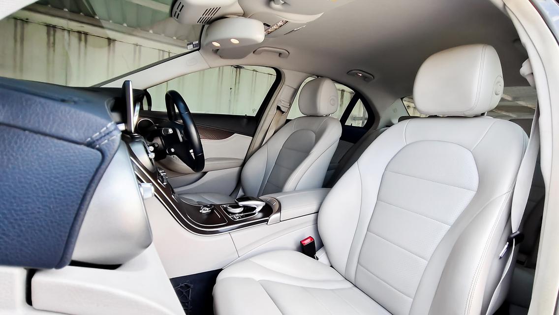 Benz C300 Bluetech Hybrid Exclusive ปี 2015 4