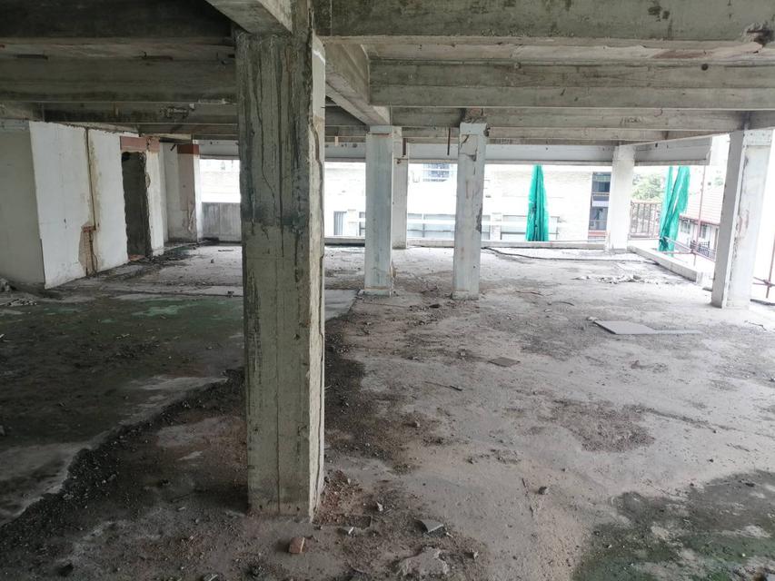 SALE LAND WITH OLD BUIDING NOT COMPLETE AT THONG LOR SUITABLE FOR HOUSE ETC 6