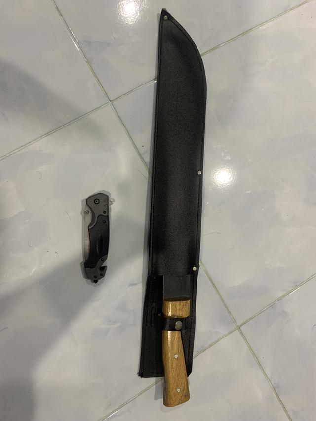 มีดเดินป่า และมีดพับแบบพกพ่