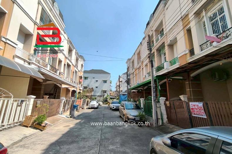 ทาวน์โฮม ปริญลักษณ์ เอกชัย-บางบอน (ใกล้เซ็นทรัล พระราม 2) เนื้อที่ 21.8 ตรว. แขวงบางบอน เขตบางบอน 2